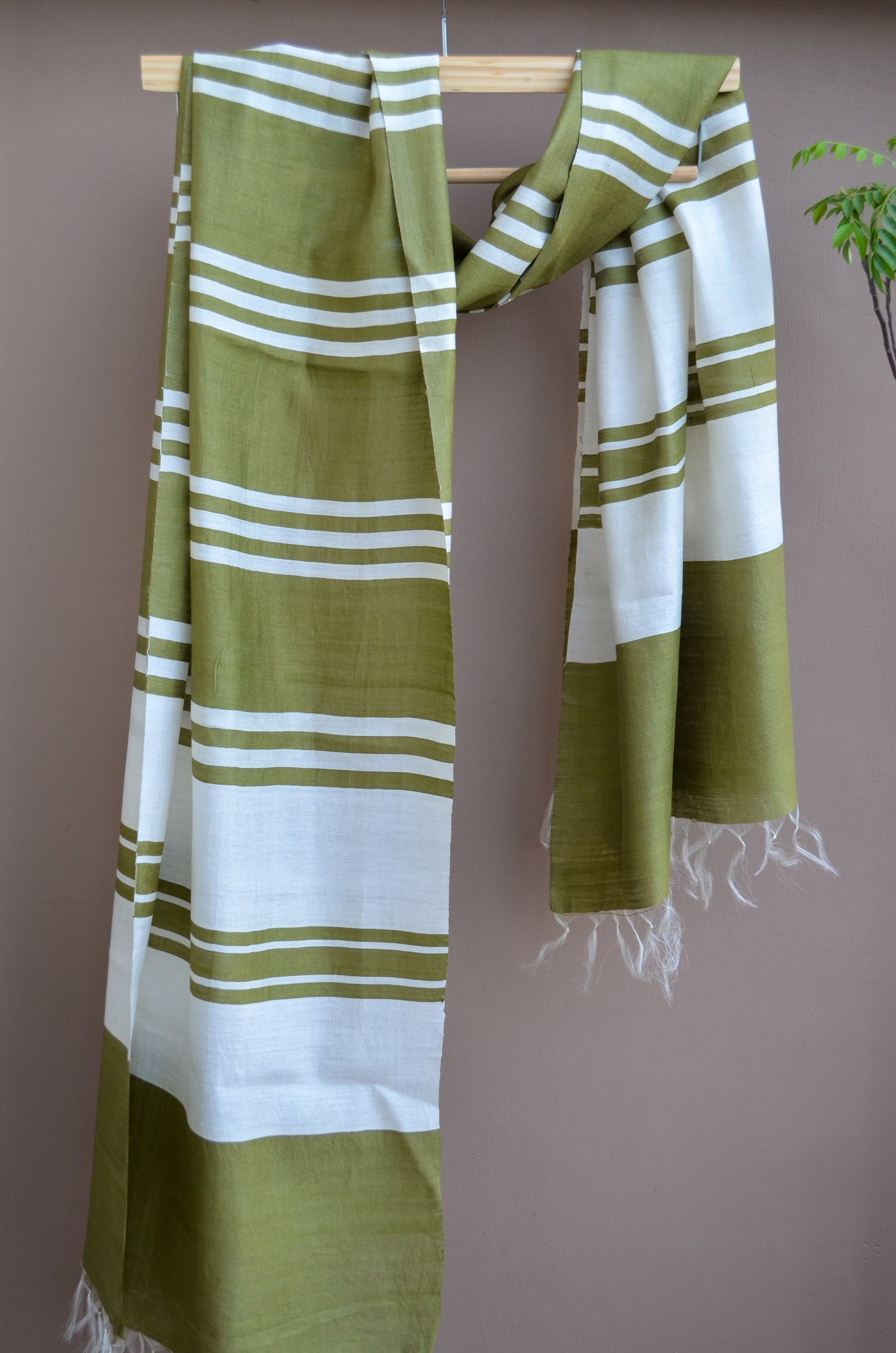 Unisex Olive Green Offbeat Striped Handwoven Cotton Silk Stole