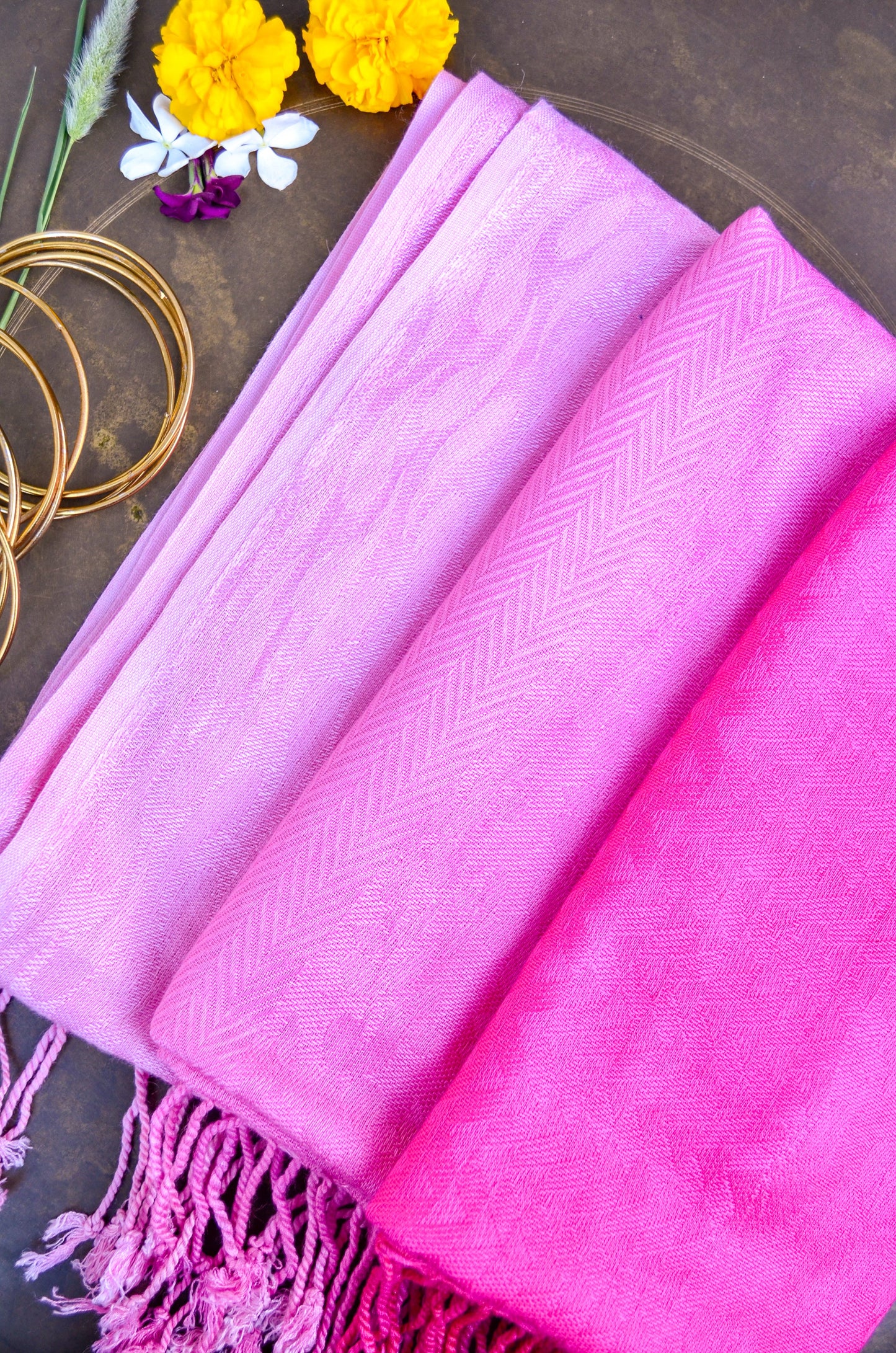 Pinaachi light pink gradient jacquard stole with soft texture and elegant fringe detailing