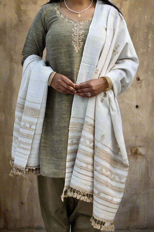 Pure Merino Wool & Tasar Silk Chaar Boti Design Shawl - White